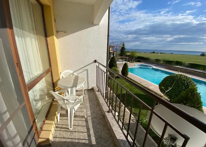 Rutland C8 Two Bedroom * Равда