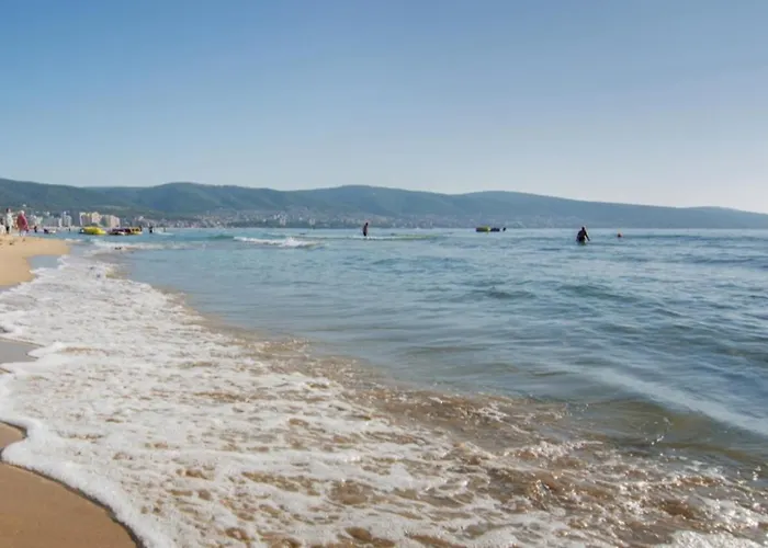 Rutland C8 Two Bedroom Апартамент Равда