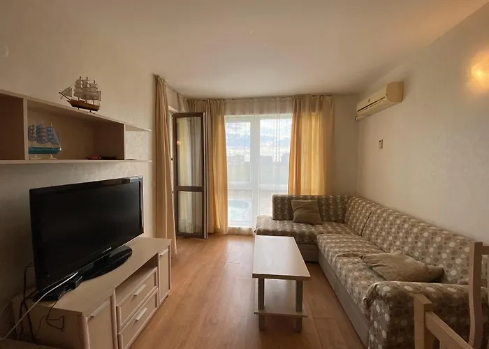 Rutland C8 Two Bedroom * Равда