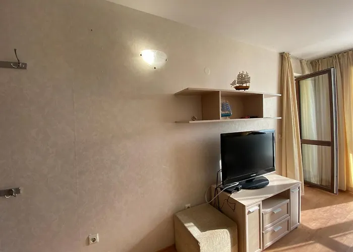 Rutland C8 Two Bedroom * Равда