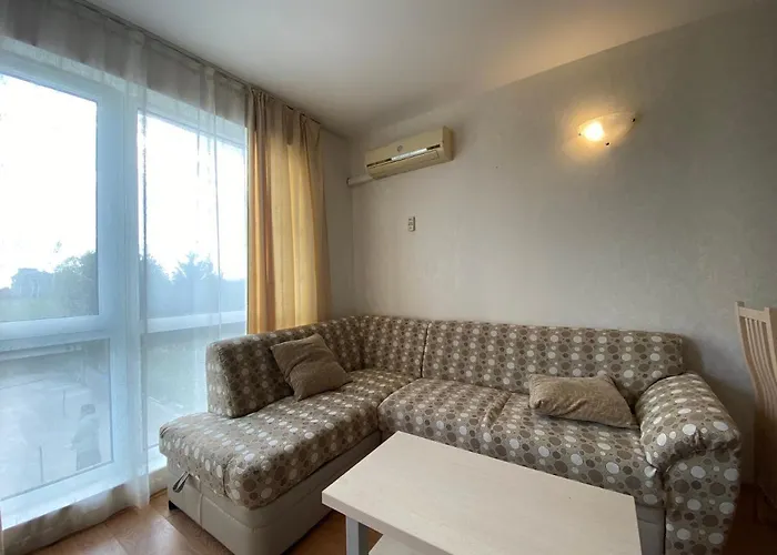 Rutland C8 Two Bedroom Апартамент *