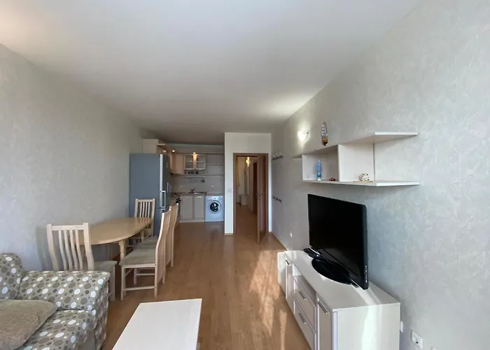 Rutland C8 Two Bedroom Апартамент Равда