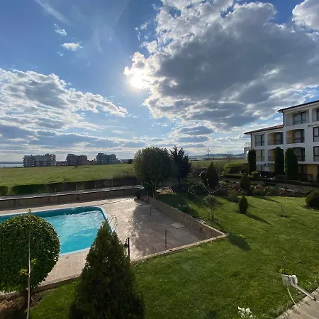 Rutland C8 Two Bedroom Appartement *