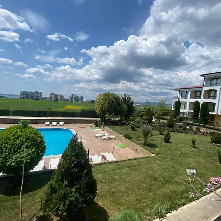 아파트 Rutland C8 Two Bedroom 라브다